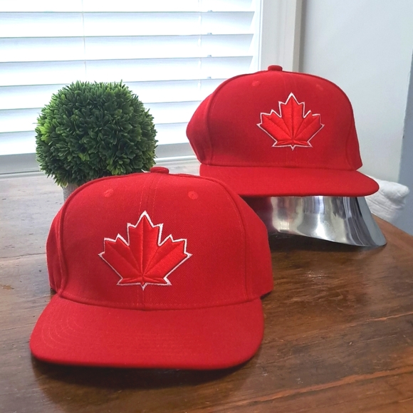 Canada 🇨🇦 Baseball Caps x2 - Picture 1 of 6